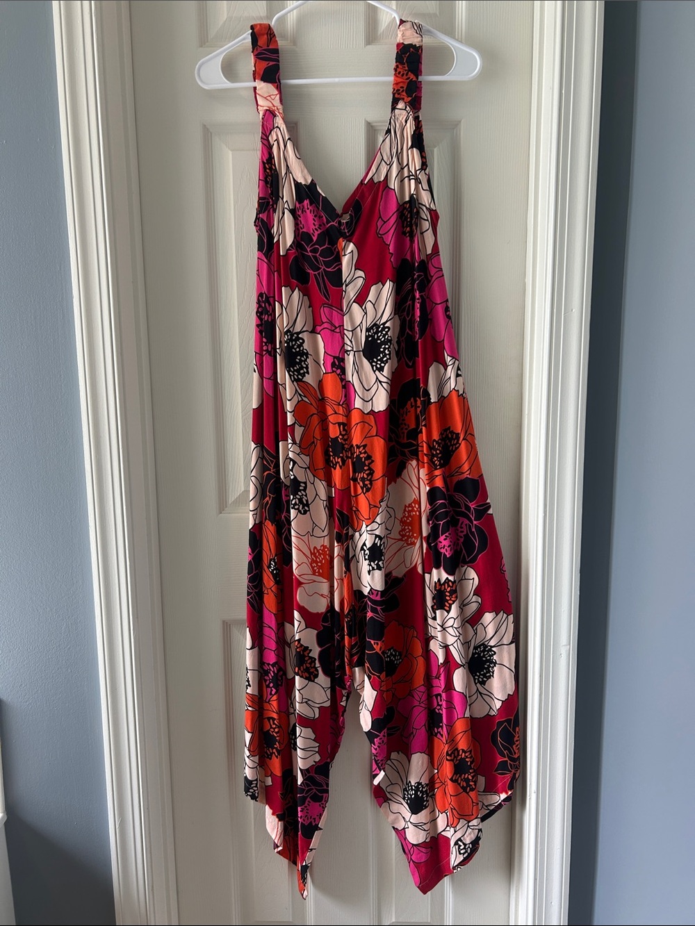 ⚜️ Floral Sleeveless Jumpsuit Romper Dress in Fuchsia, Orange, Red & Cream